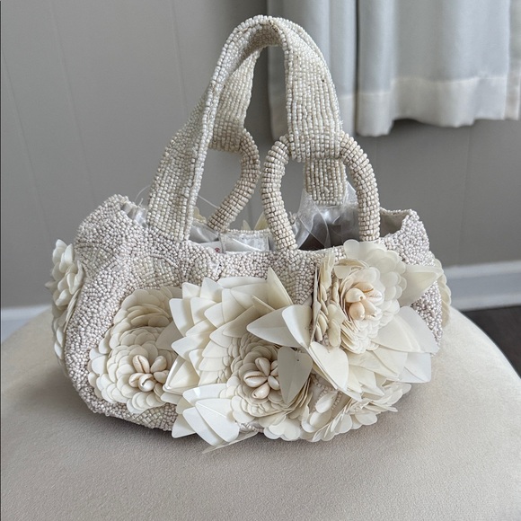 Elegant Cream Floral Beaded Handbag - Picture 2 of 2
